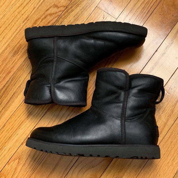ugg cory leather black